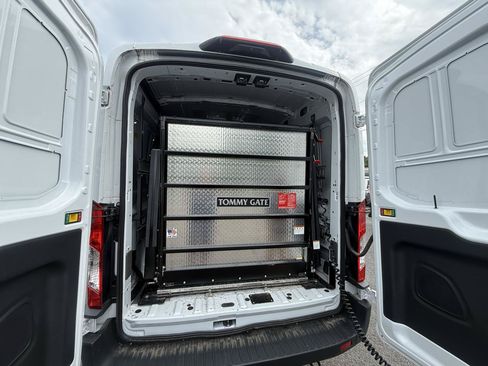 Used 2023 Ford E-Transit Medium Roof RWD image 18