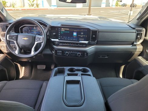 Used 2025 Chevrolet Silverado 2500 LT w/ Safety Package AWD/4WD image 15