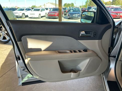 Used 2012 Ford Fusion SE image 21