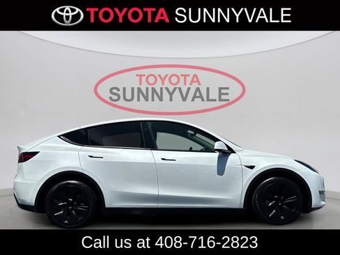 Used 2025 Tesla Model Y Long Range AWD/4WD image 9