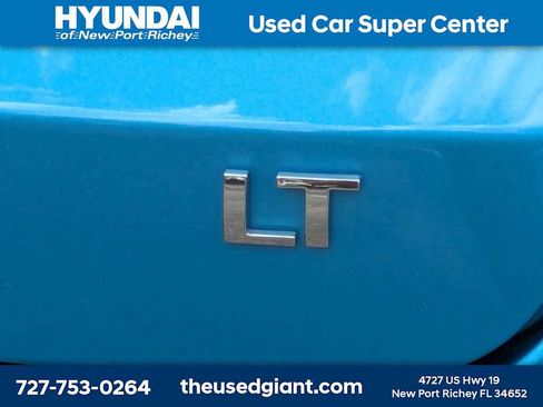 Used 2025 Chevrolet Trax LT FWD image 13
