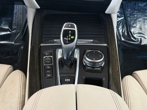 Used 2015 BMW X5 xDrive35d image 16