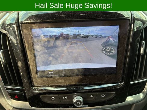 Used 2022 Chevrolet Traverse LT FWD image 7