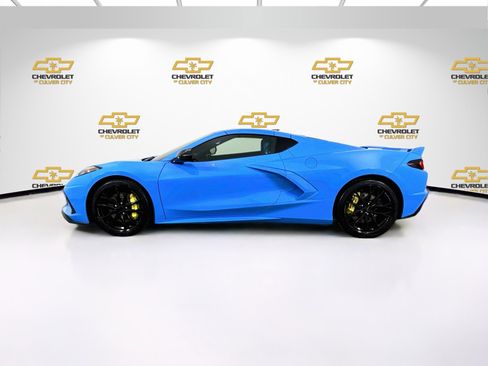 Used 2023 Chevrolet Corvette Stingray Premium Cpe w/ Z51 Performance Package RWD image 4