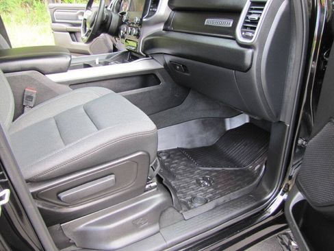 Used 2022 RAM 1500 Big Horn AWD/4WD image 16