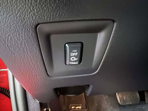 Used 2004 Ford Thunderbird image 26