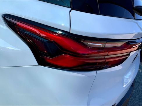 Certified 2023 Chevrolet Traverse RS image 28