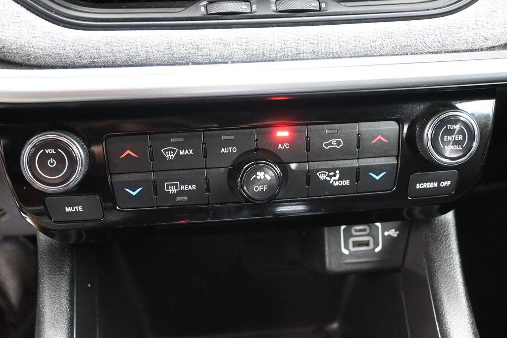 Used 2022 Jeep Compass Latitude w/ Convenience Group AWD/4WD image 7