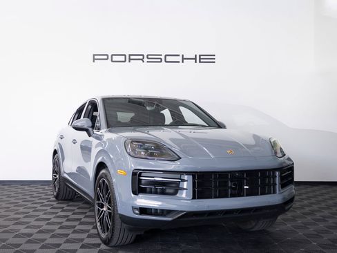 Certified 2025 Porsche Cayenne Coupe AWD/4WD image 9