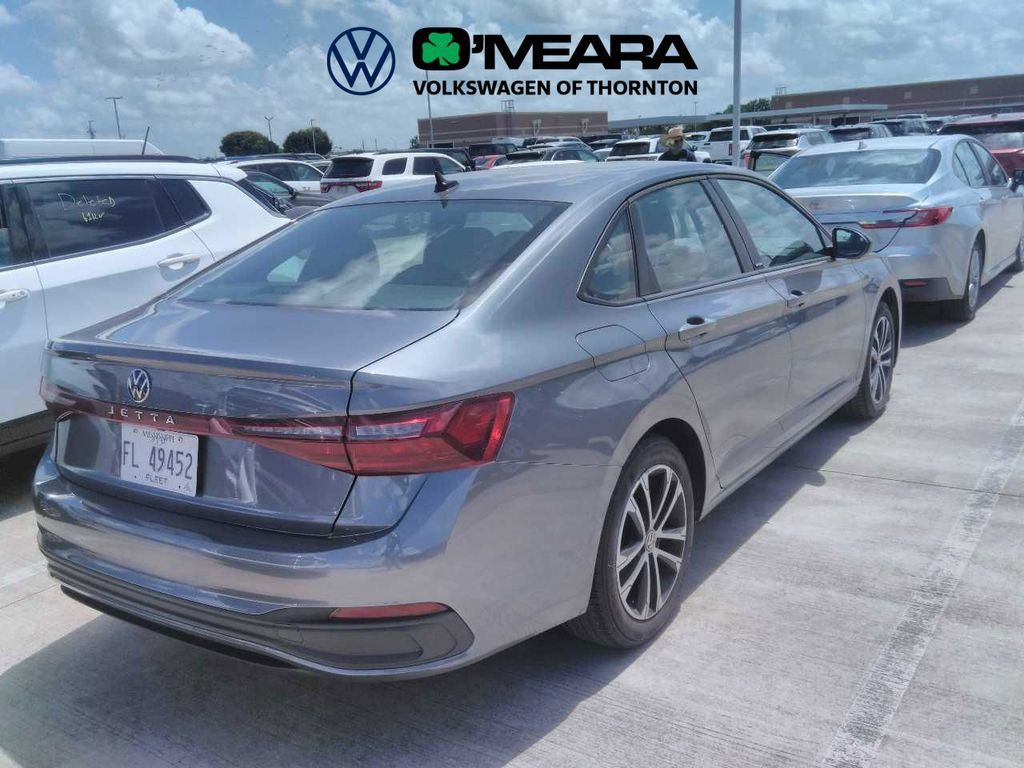 Used 2025 Volkswagen Jetta Sport FWD image 2