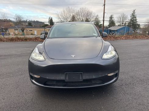 Used 2024 Tesla Model Y Long Range image 2