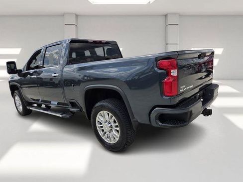 Used 2020 Chevrolet Silverado 2500 High Country w/ Technology Package image 3