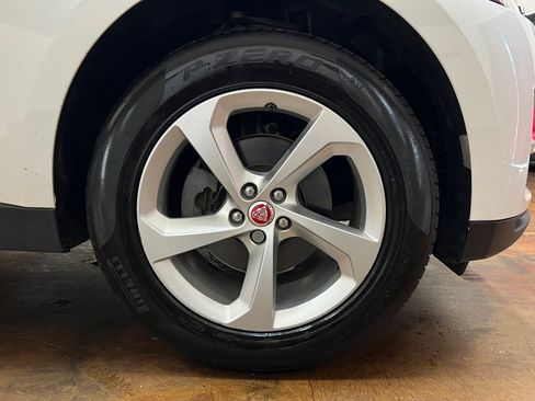 Used 2020 Jaguar F-PACE Premium image 11