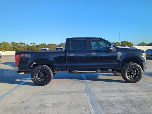 Used 2017 Ford F250 XLT w/ XLT Value Package image 5