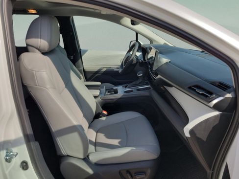 Certified 2026 Toyota Sienna XLE FWD image 9