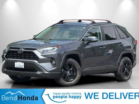 Used 2020 Toyota RAV4 XLE AWD/4WD image 1