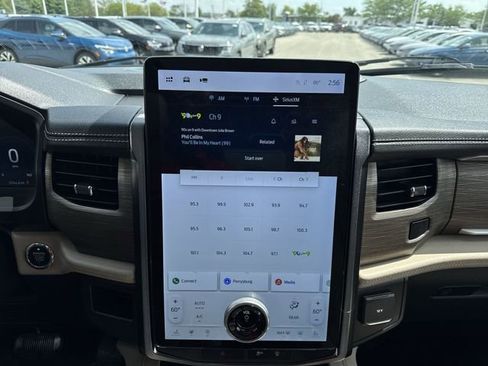 Used 2022 Ford Expedition Max Limited AWD/4WD image 13
