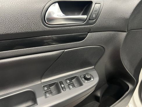 Used 2011 Volkswagen Jetta TDI image 38