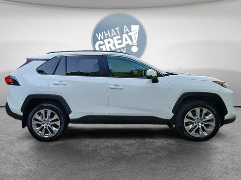 Used 2020 Toyota RAV4 XLE Premium AWD/4WD image 2