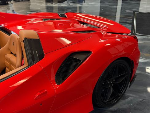 Used 2020 Ferrari 488 Pista Spider RWD image 13