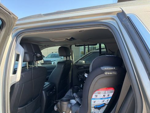 Used 2018 Chevrolet Tahoe LT image 10