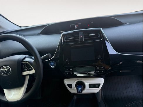 Used 2017 Toyota Prius Two FWD image 11