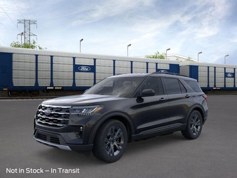 New 2026 Ford Explorer Active w/ Active Comfort Package image 3