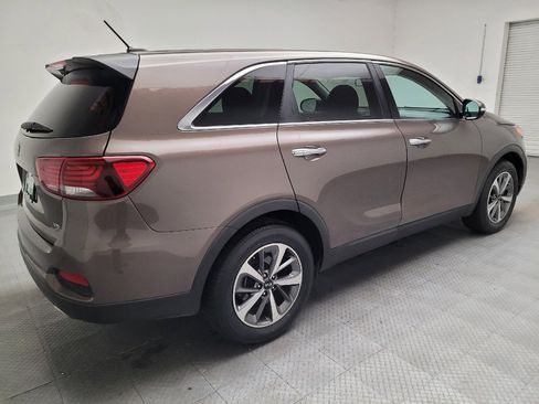 Used 2020 Kia Sorento FWD V6 image 9