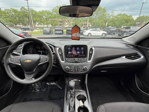 Used 2023 Chevrolet Malibu LT FWD image 15
