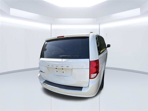 Used 2011 Dodge Grand Caravan Mainstreet w/ PWR Convenience Group FWD image 10