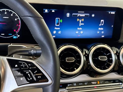 Used 2026 Mercedes-Benz GLB 250 image 16