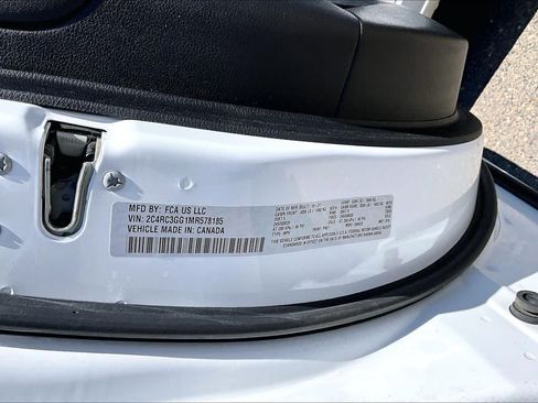 Used 2021 Chrysler Pacifica Limited AWD/4WD image 36