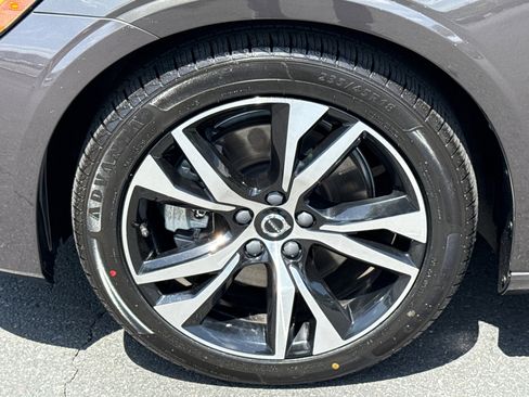 Used 2025 Volvo S60 B5 Core AWD/4WD image 5