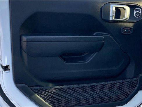 Used 2023 Jeep Gladiator Sport image 22