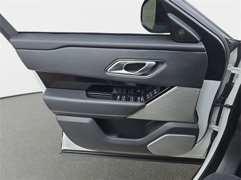 Certified 2020 Land Rover Range Rover Velar R-Dynamic S image 30