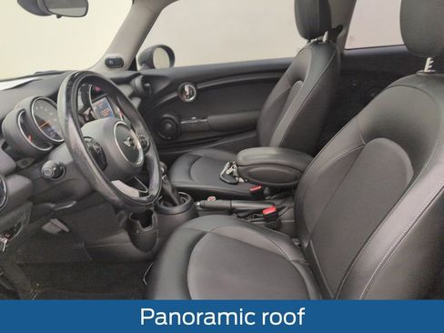 Used 2017 MINI Cooper 2-Door Hardtop image 4