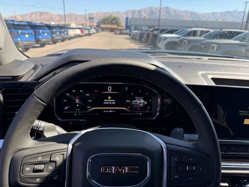 New 2025 GMC Sierra 1500 Elevation image 14