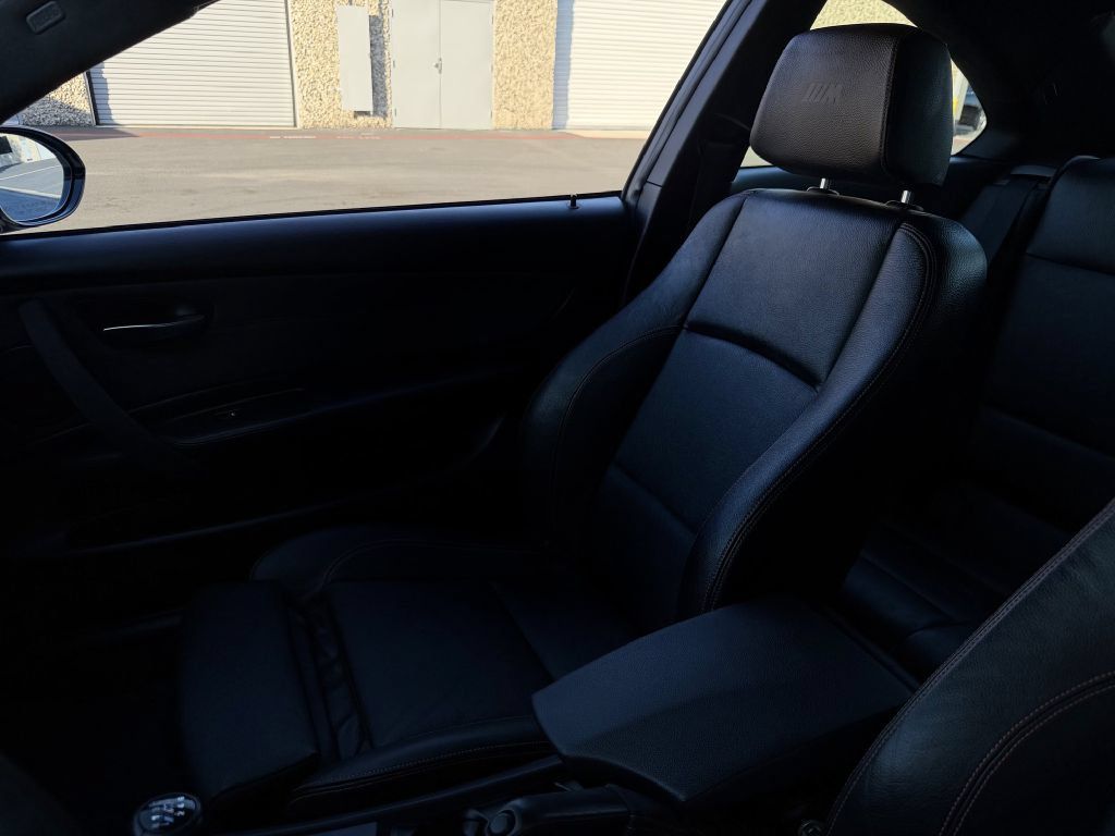 Used 2011 BMW 1 Series M RWD image 23