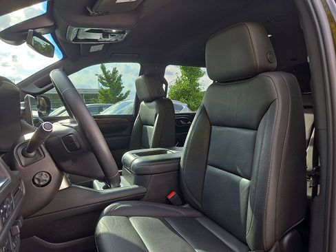 Used 2021 Chevrolet Tahoe Z71 w/ Z71 Off-Road Package image 14