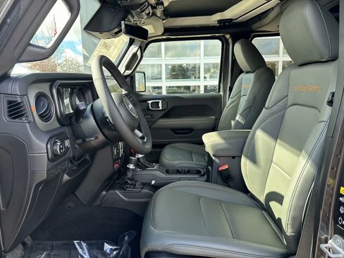 New 2026 Jeep Gladiator Mojave image 7