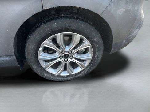 Used 2024 Ford Edge Titanium image 18