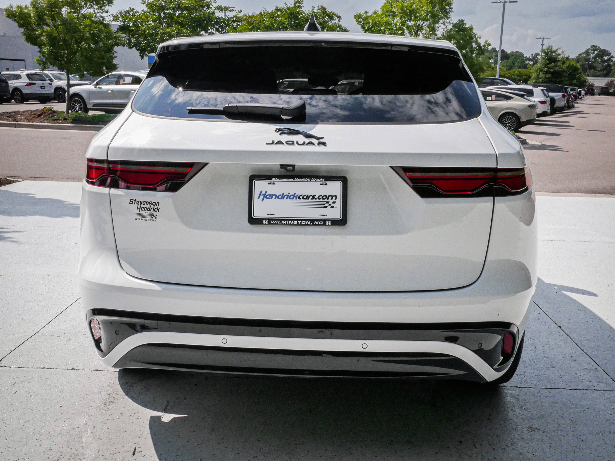 Used 2024 Jaguar F-PACE R-Dynamic S AWD/4WD image 9