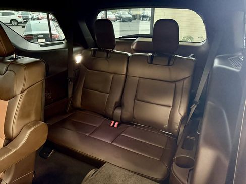 Used 2022 Ford Explorer King Ranch image 18
