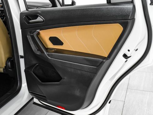 Used 2022 Volkswagen Tiguan SE R-Line image 42