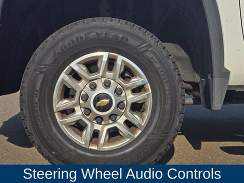 Used 2025 Chevrolet Silverado 2500 LT w/ Convenience Package AWD/4WD image 8