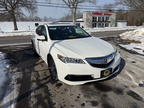 Used 2015 Acura TLX image 2