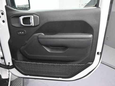 Used 2024 Jeep Wrangler Sport AWD/4WD image 21