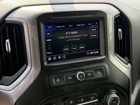 Used 2020 Chevrolet Silverado 1500 Custom w/ Custom Max Trailering Package AWD/4WD image 19