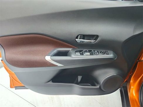 Used 2024 Nissan Kicks SR image 28