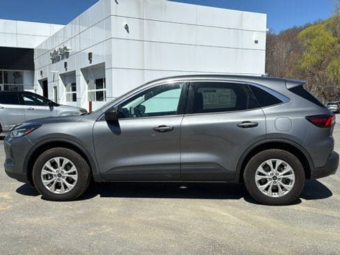 Used 2024 Ford Escape Active AWD/4WD image 4